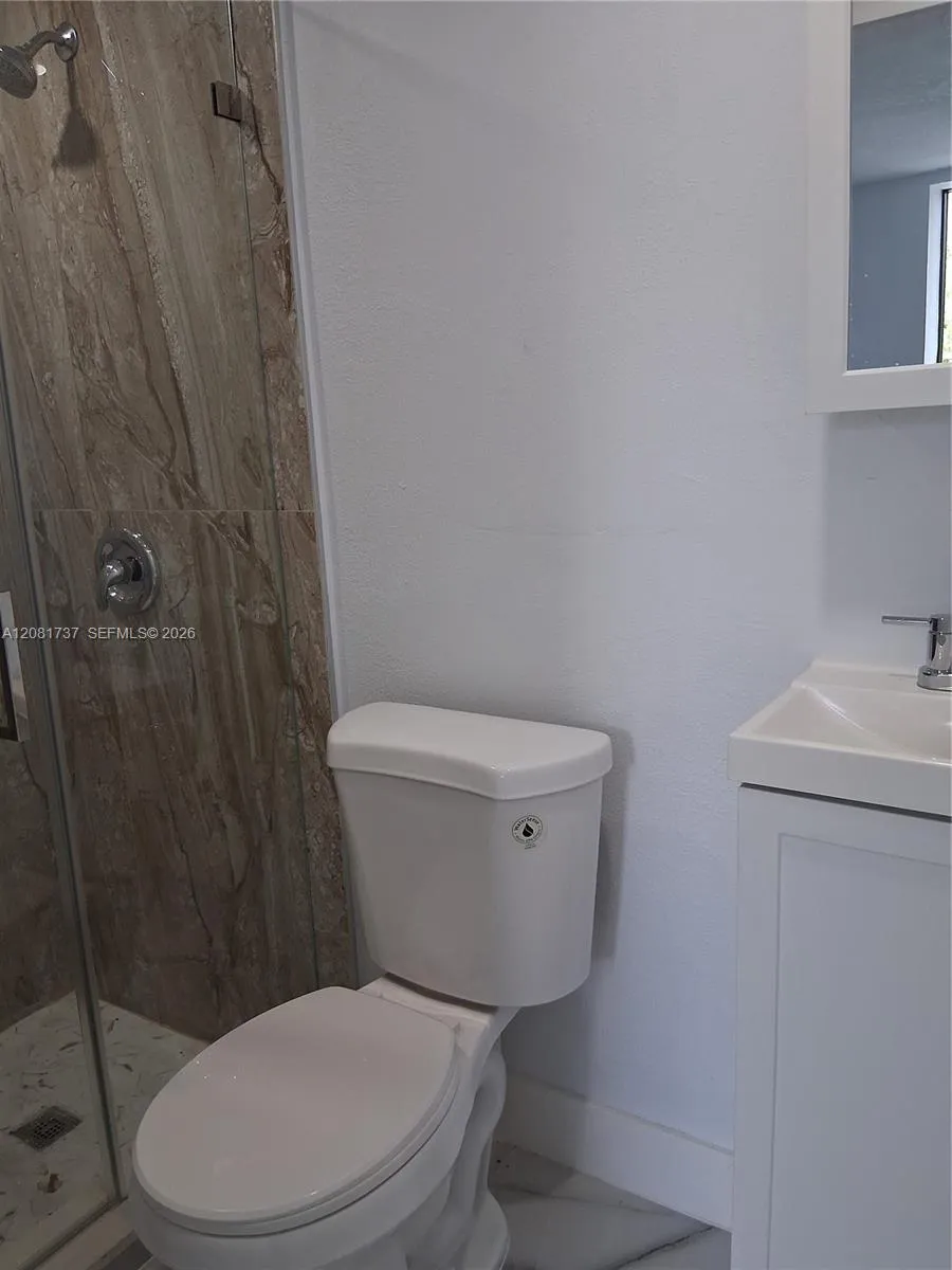 1535 NE 139 St North Miami, FL 33161