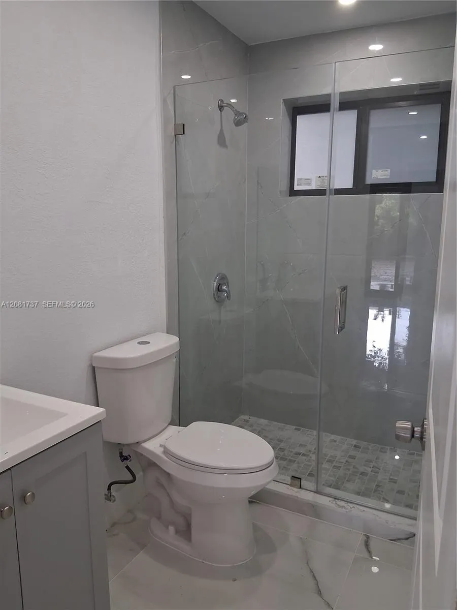 1535 NE 139 St North Miami, FL 33161