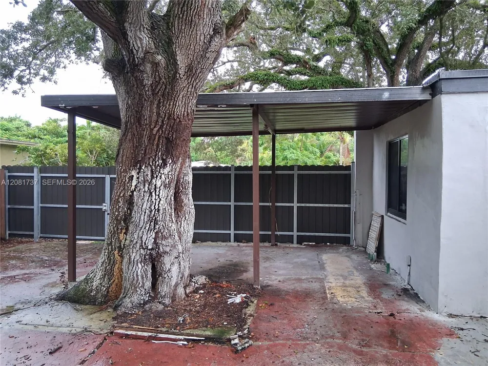1535 NE 139 St North Miami, FL 33161