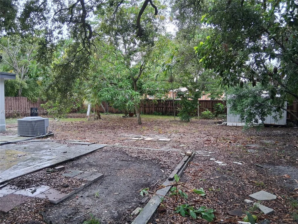 1535 NE 139 St North Miami, FL 33161