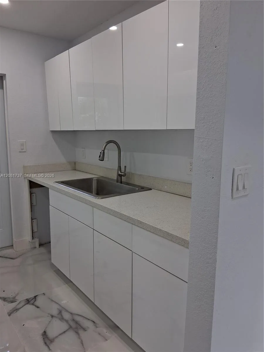 1535 NE 139 St North Miami, FL 33161