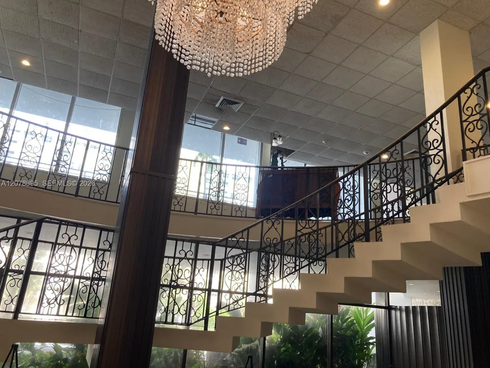 5555 Collins Ave #10G Miami Beach, FL 33140