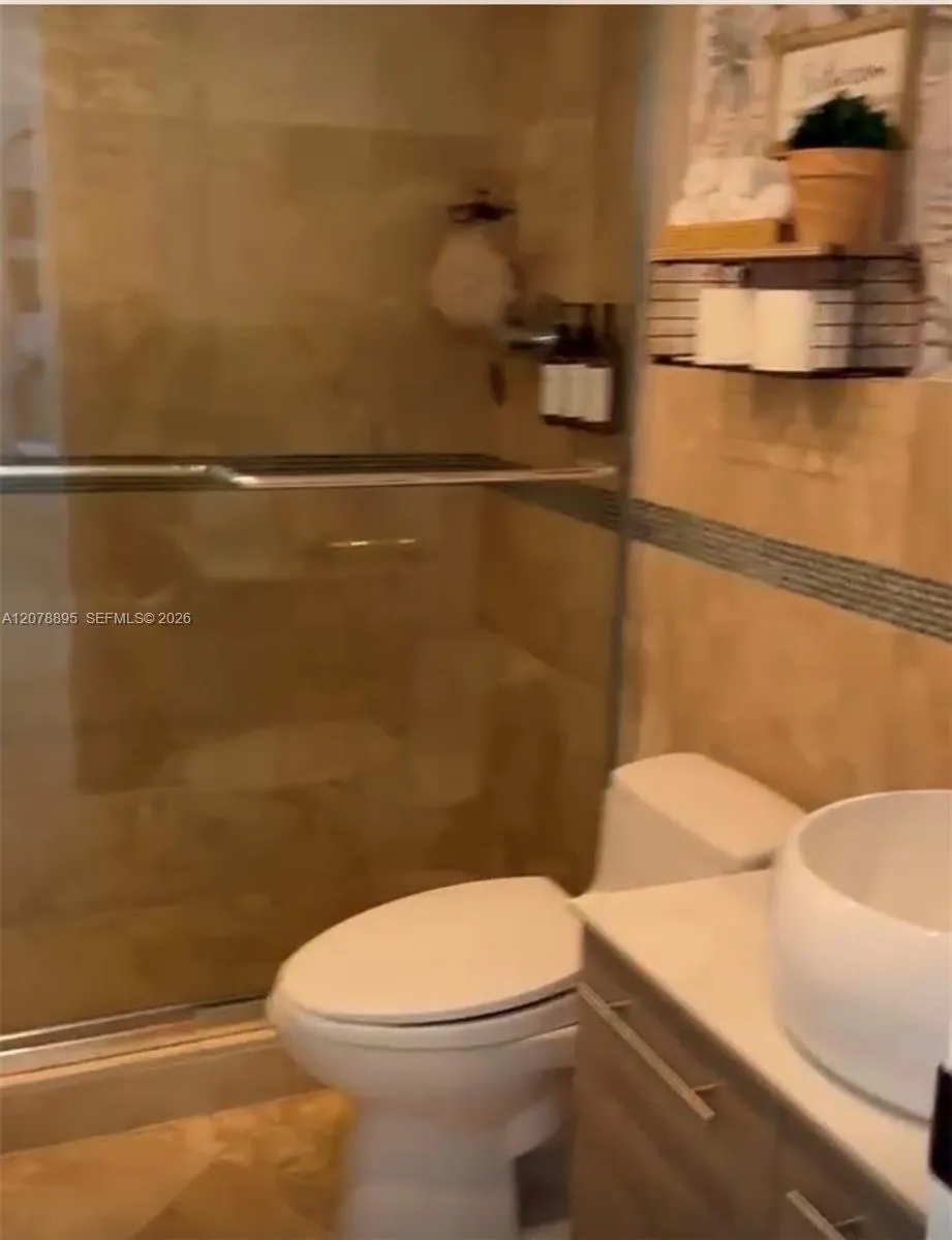 5555 Collins Ave #10G Miami Beach, FL 33140