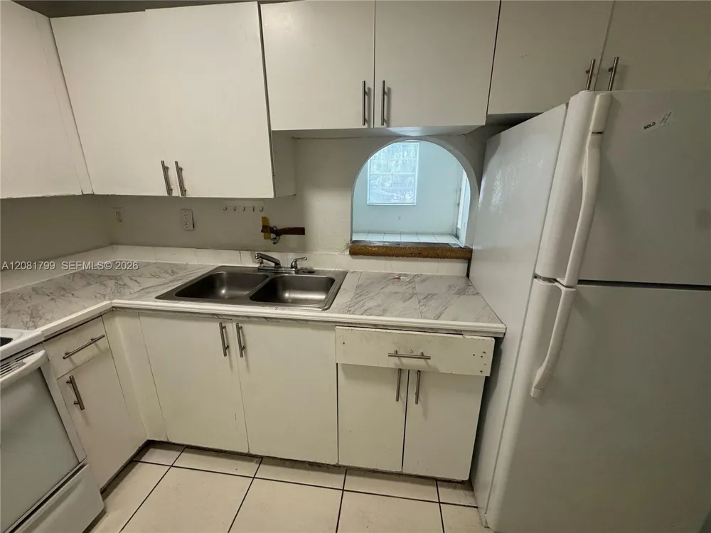 5755 W 20th Ave #201 Hialeah, FL 33012