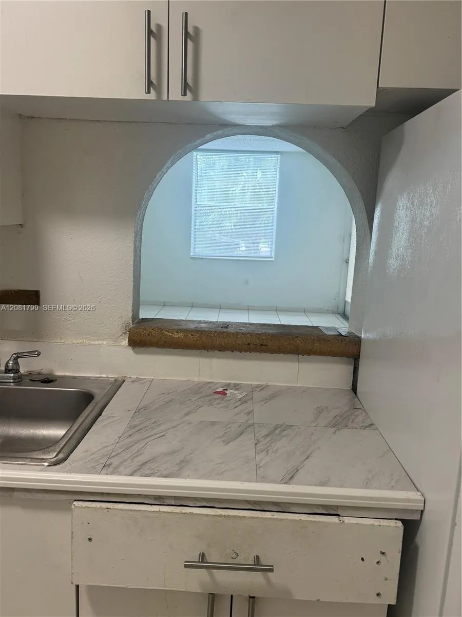 5755 W 20th Ave #201 Hialeah, FL 33012