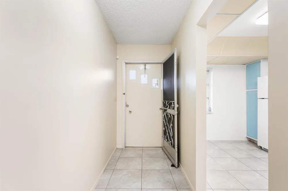 5725 FERNLEY DRIVE E #47 West Palm Beach, FL 33415