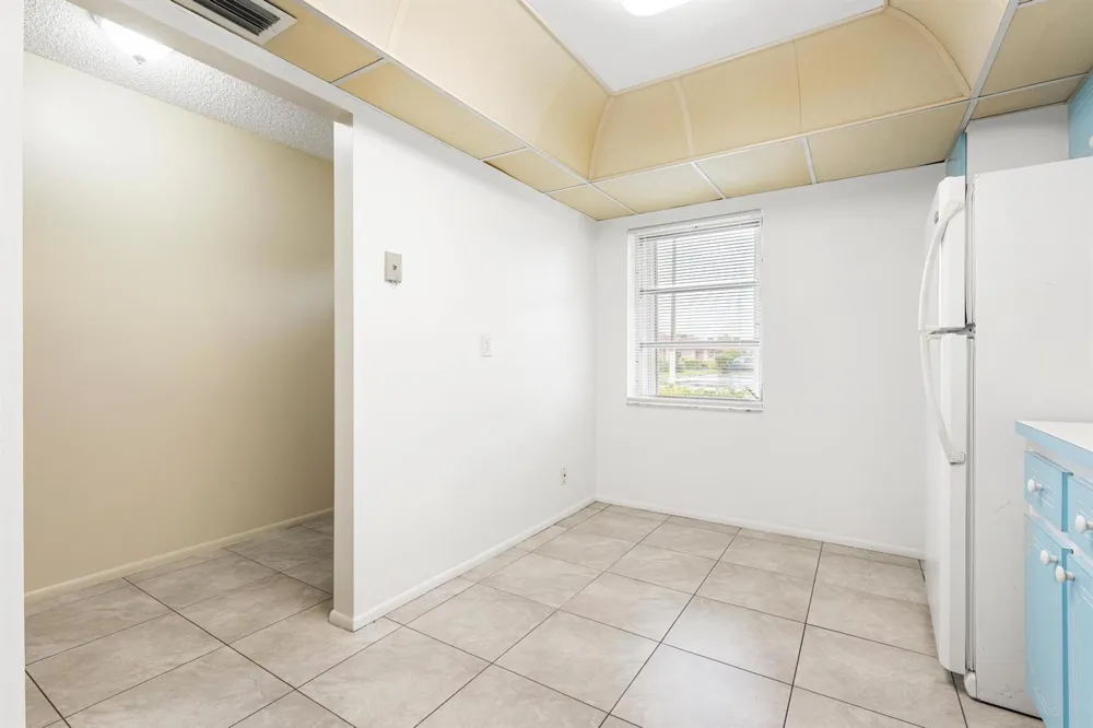 5725 FERNLEY DRIVE E #47 West Palm Beach, FL 33415