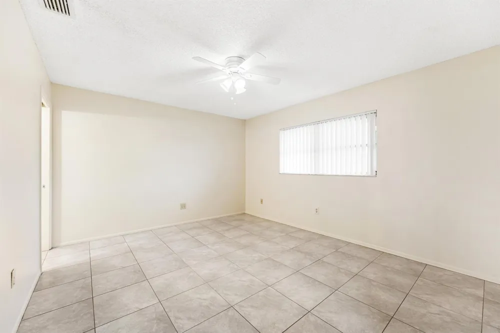 5725 FERNLEY DRIVE E #47 West Palm Beach, FL 33415
