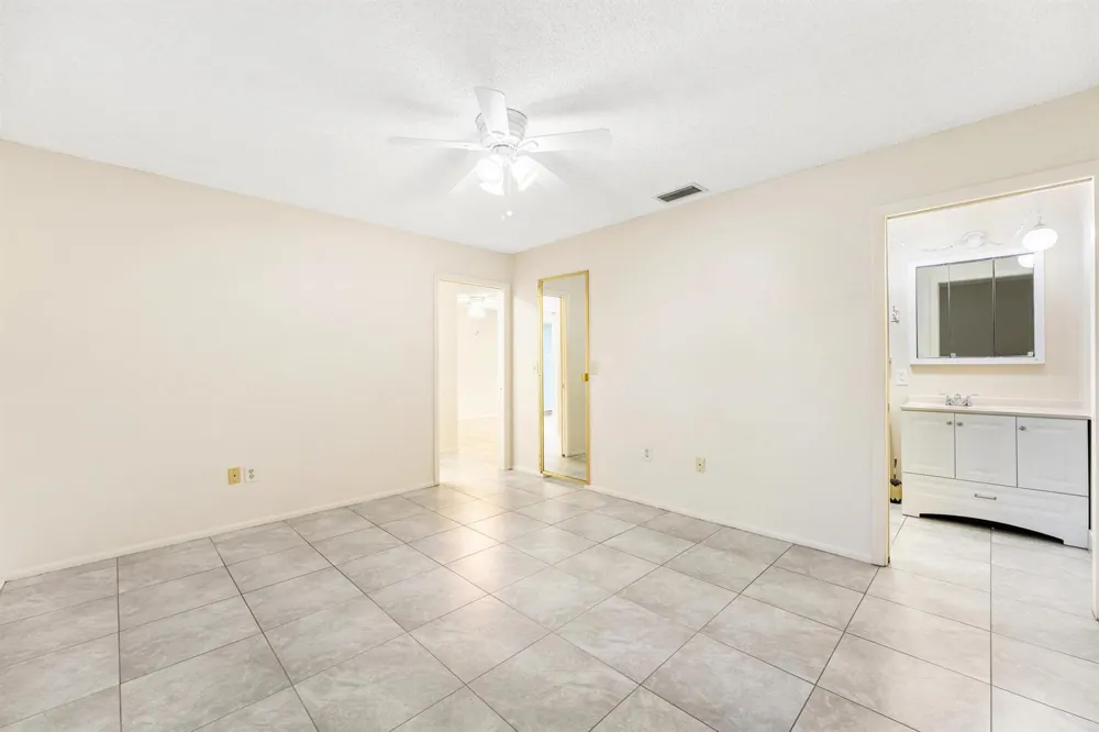 5725 FERNLEY DRIVE E #47 West Palm Beach, FL 33415