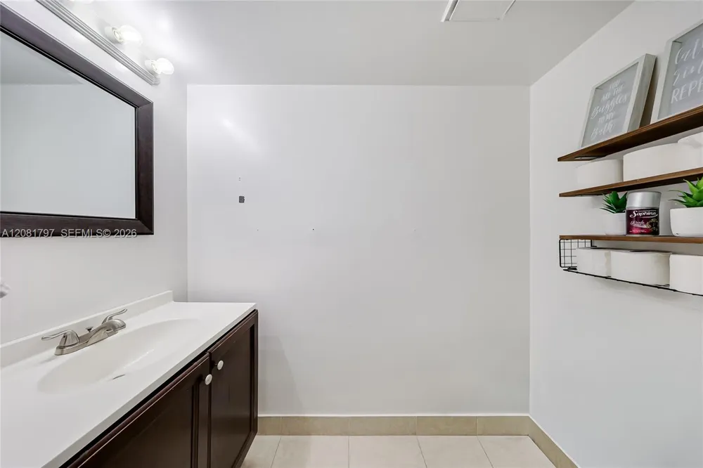 555 NE 15th St #33G Miami, FL 33132