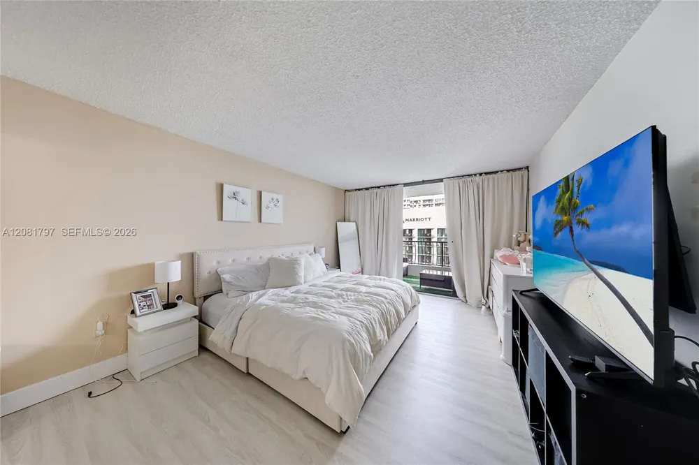 555 NE 15th St #33G Miami, FL 33132