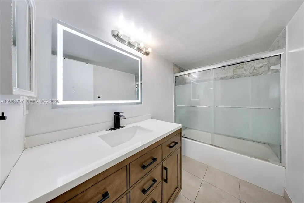 555 NE 15th St #33G Miami, FL 33132