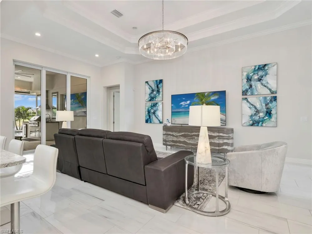 9257 Cayman Drive Naples, FL 34114