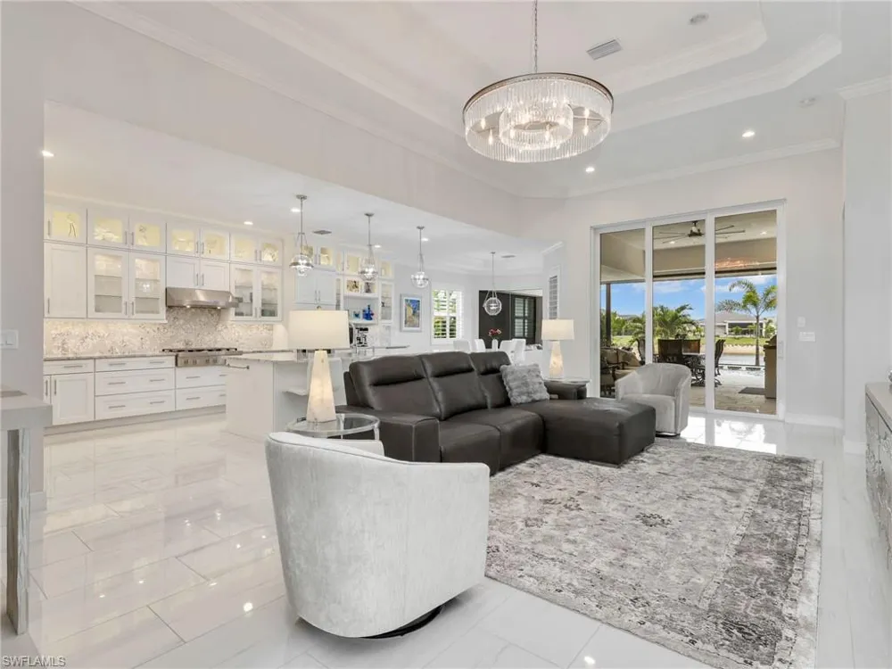 9257 Cayman Drive Naples, FL 34114