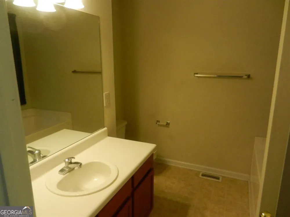 2506 Kris XING Ellenwood, GA 30294