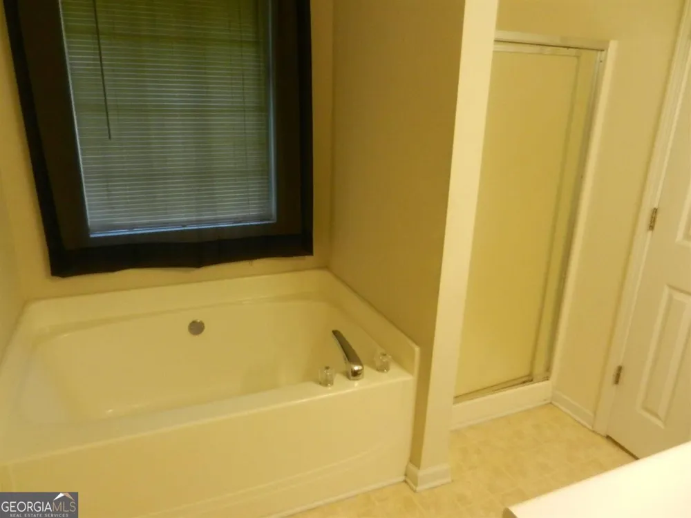 2506 Kris XING Ellenwood, GA 30294