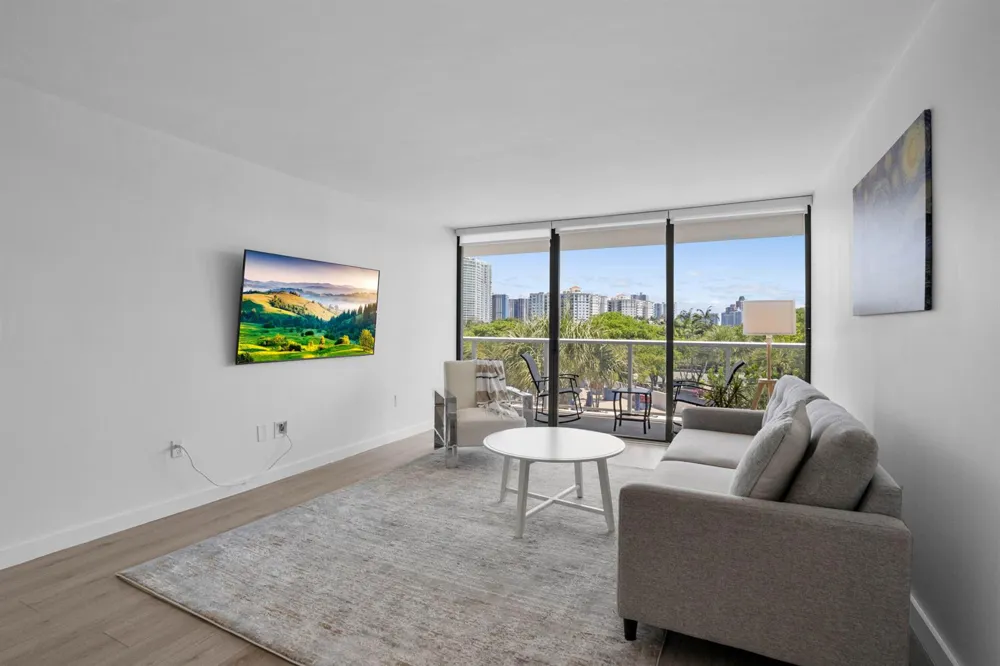 3701 COUNTRY CLUB DRIVE #404 Aventura, FL 33180