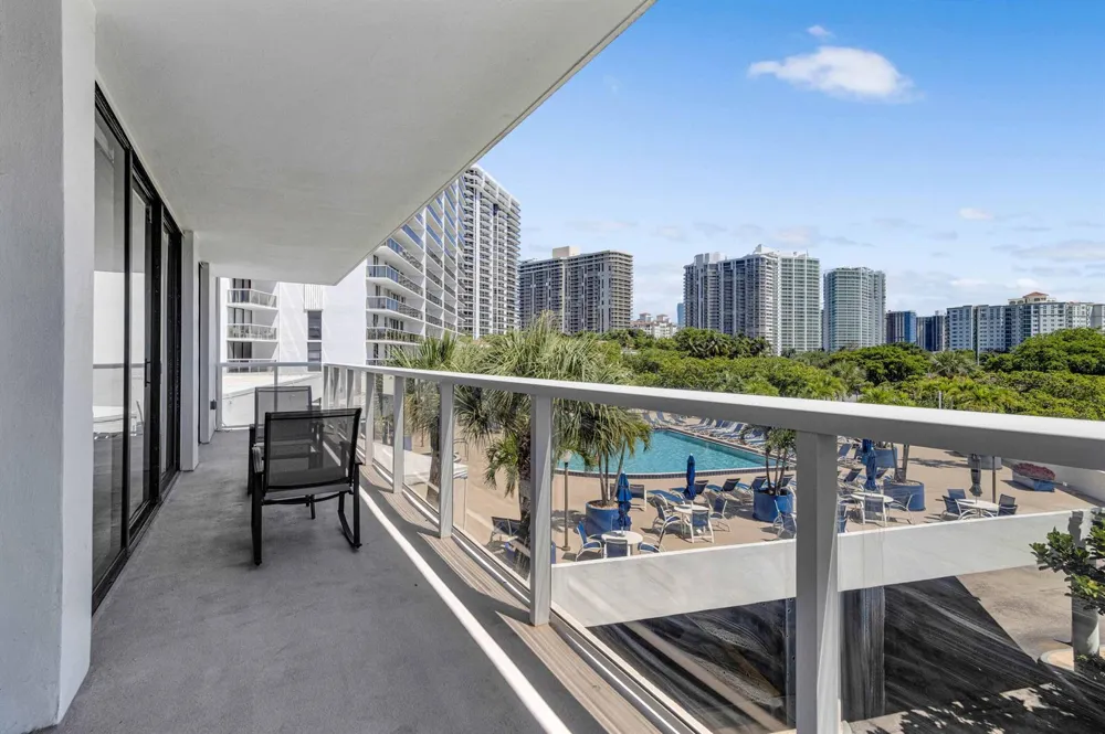 3701 COUNTRY CLUB DRIVE #404 Aventura, FL 33180