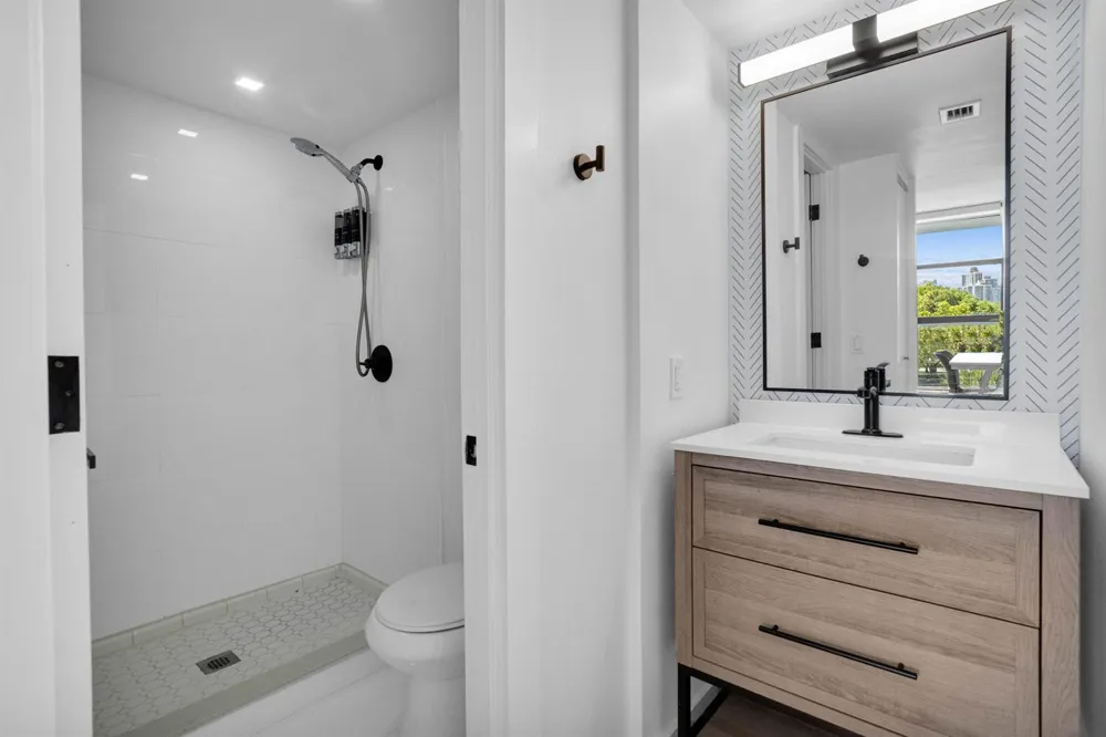 3701 COUNTRY CLUB DRIVE #404 Aventura, FL 33180