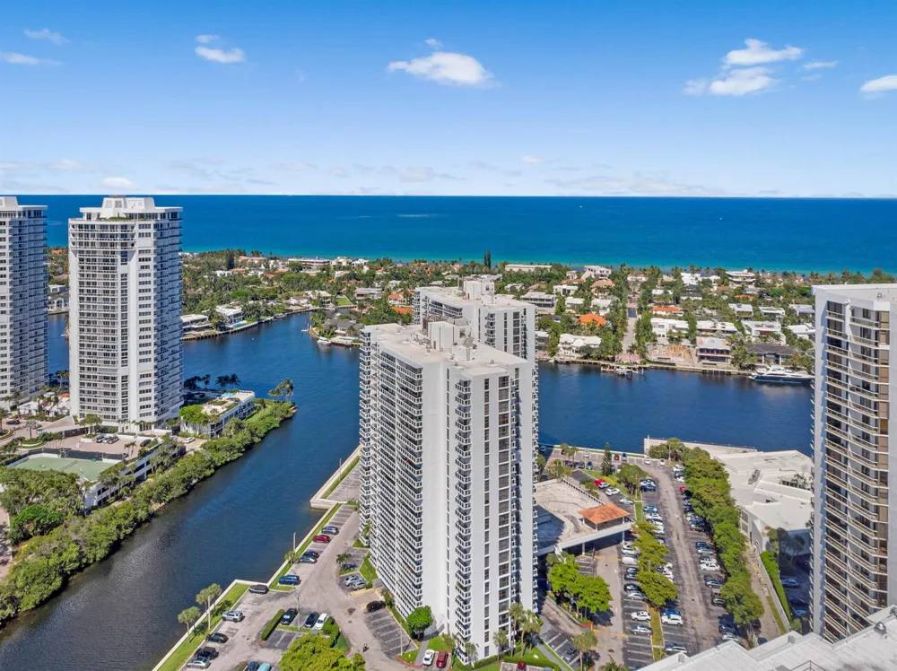 3701 COUNTRY CLUB DRIVE #404 Aventura, FL 33180