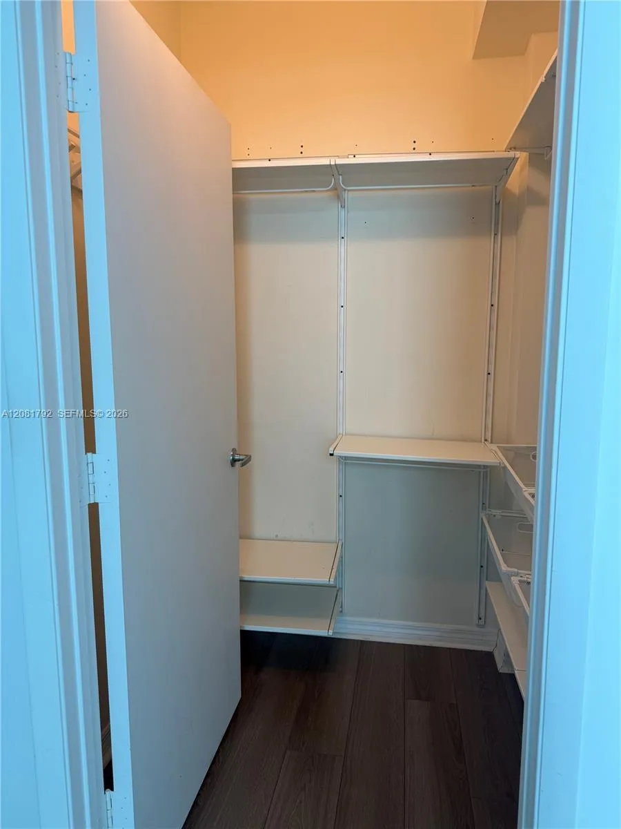 1900 Bayshore Dr #1517 Miami, FL 33132