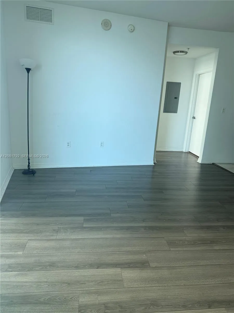 1900 Bayshore Dr #1517 Miami, FL 33132