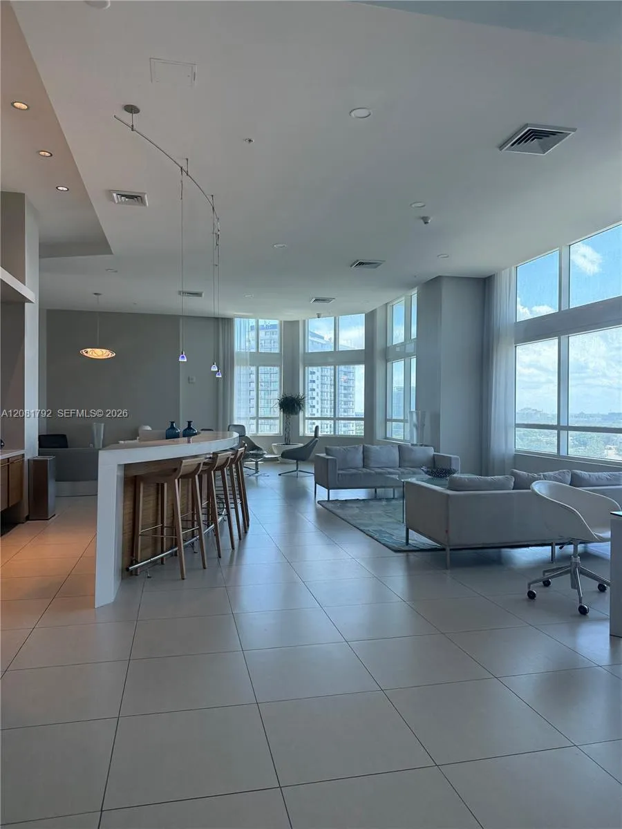 1900 Bayshore Dr #1517 Miami, FL 33132