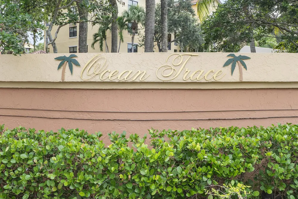 800 Uno Lago Drive #204 Juno Beach, FL 33408