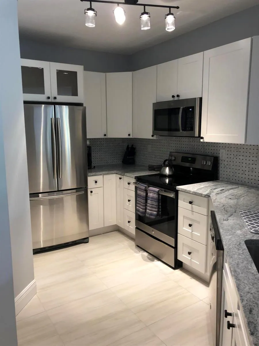 800 Uno Lago Drive #204 Juno Beach, FL 33408