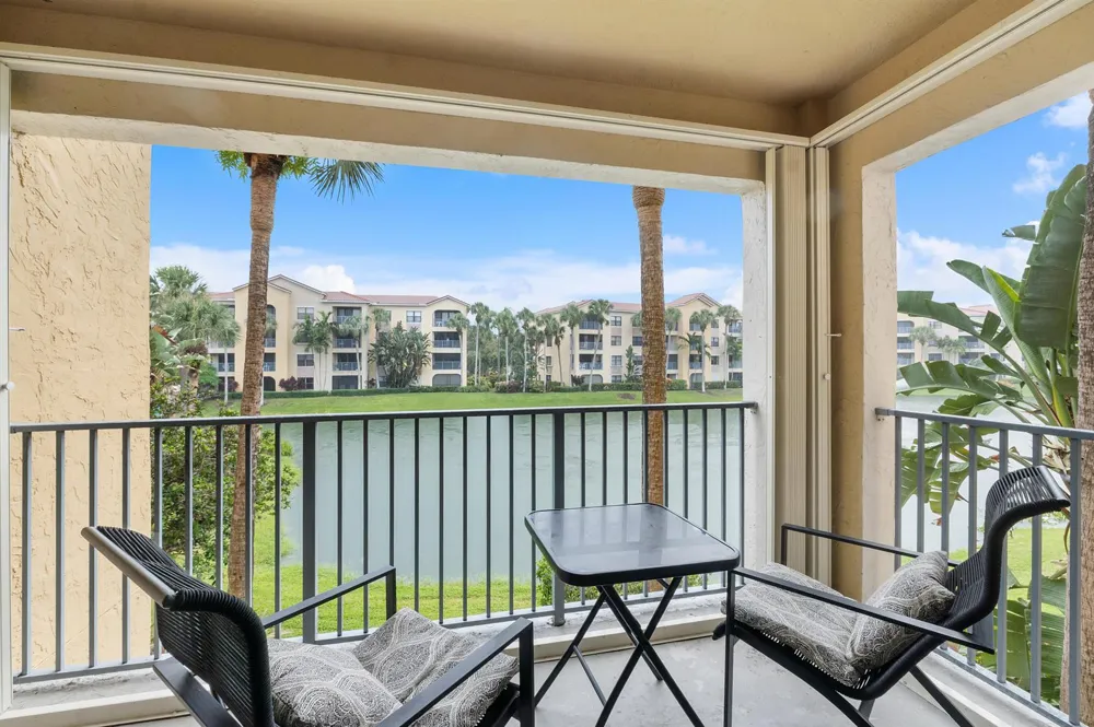 800 Uno Lago Drive #204 Juno Beach, FL 33408