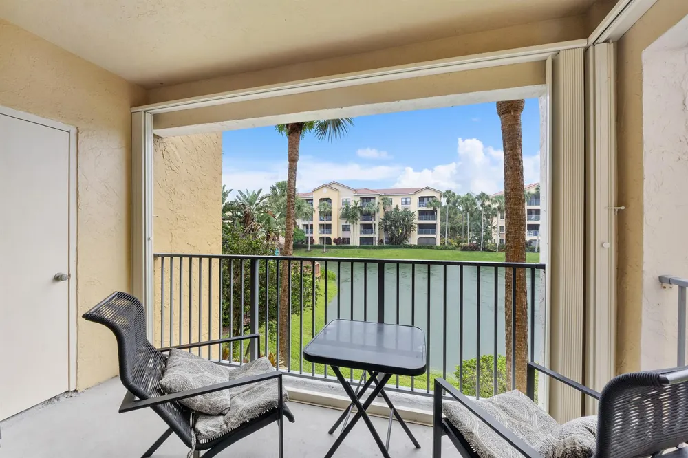 800 Uno Lago Drive #204 Juno Beach, FL 33408