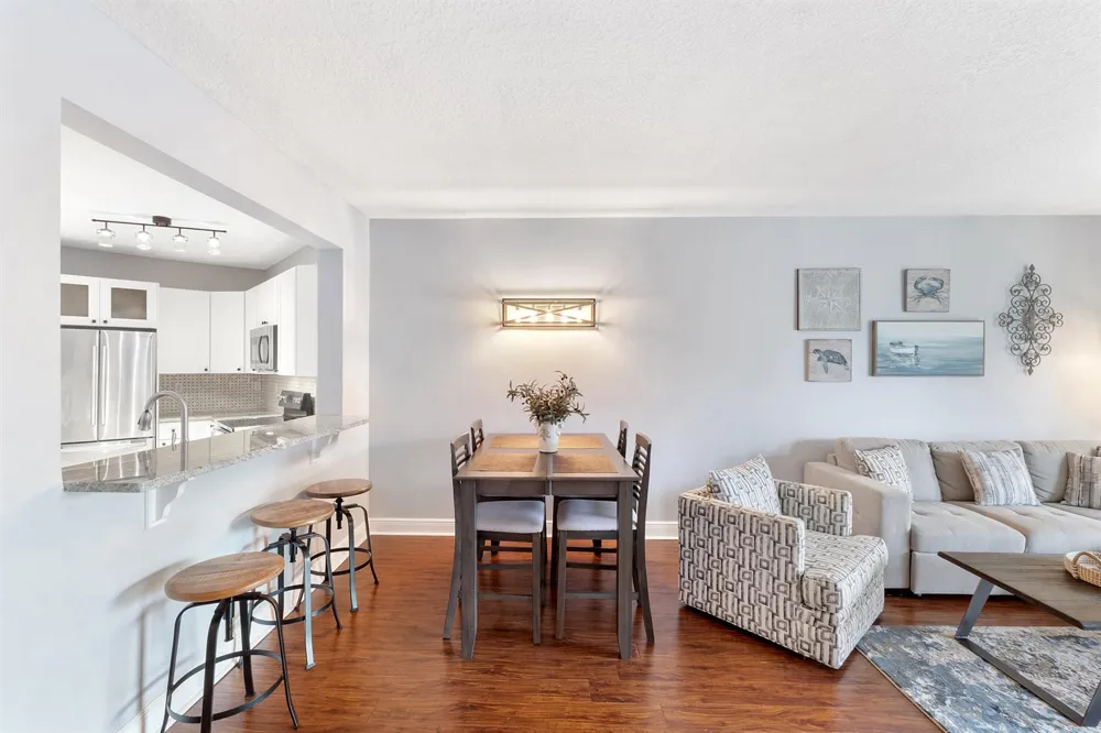 800 Uno Lago Drive #204 Juno Beach, FL 33408