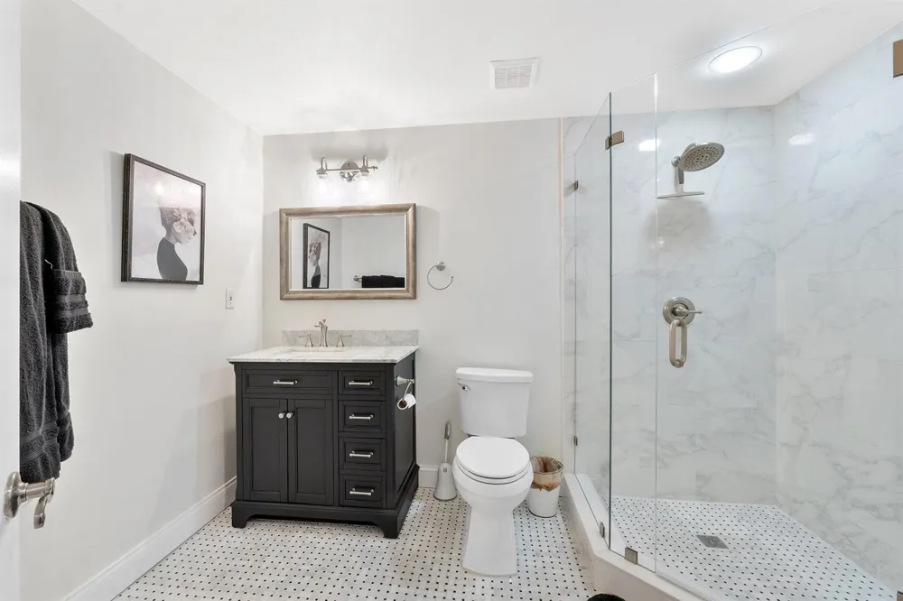 800 Uno Lago Drive #204 Juno Beach, FL 33408