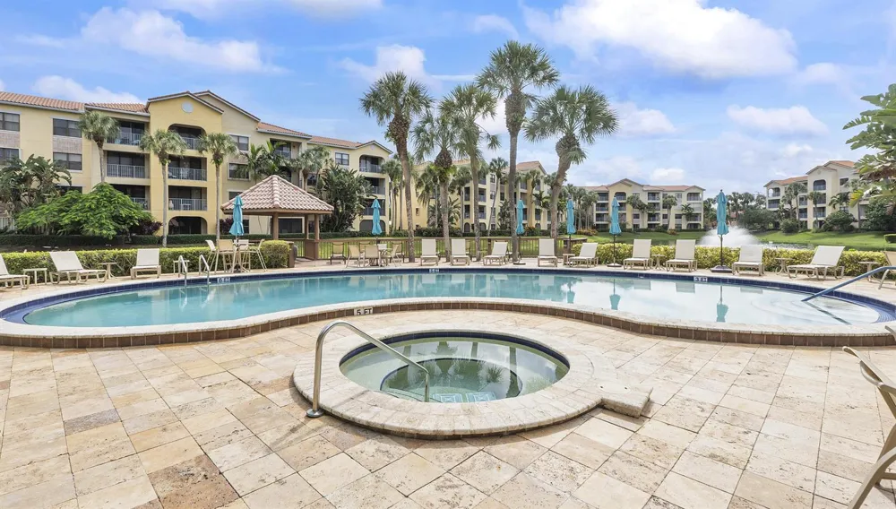 800 Uno Lago Drive #204 Juno Beach, FL 33408