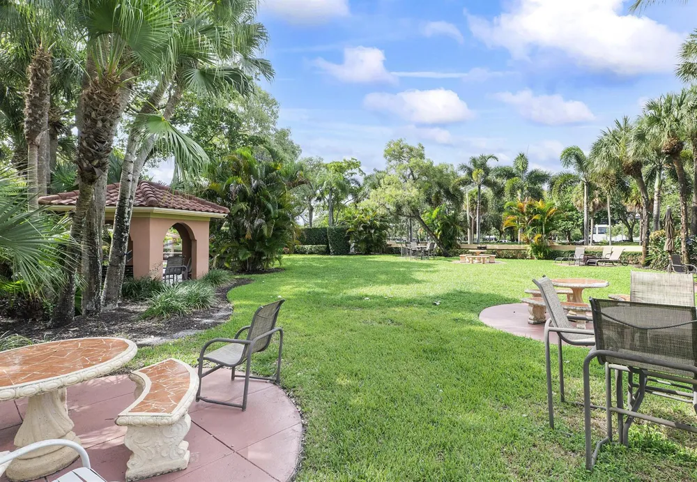800 Uno Lago Drive #204 Juno Beach, FL 33408