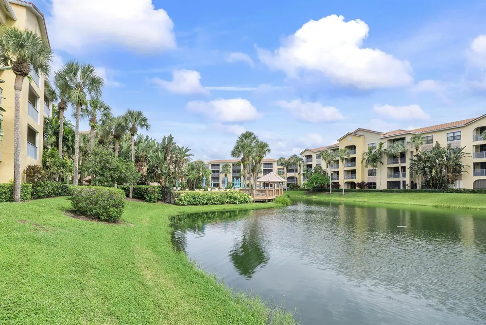 800 Uno Lago Drive #204 Juno Beach, FL 33408