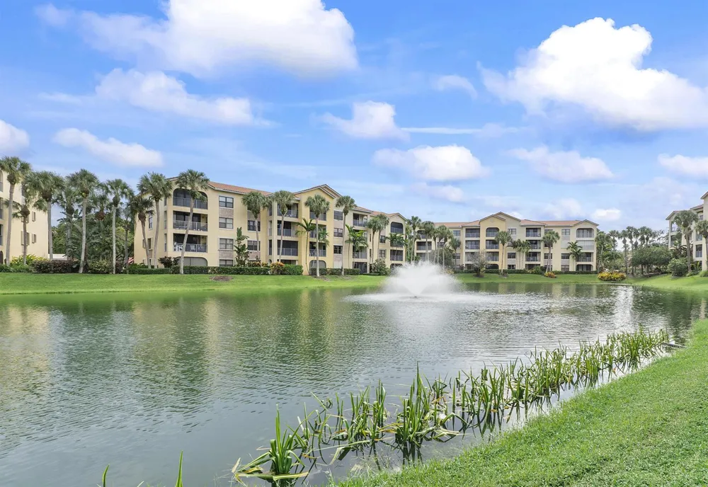 800 Uno Lago Drive #204 Juno Beach, FL 33408