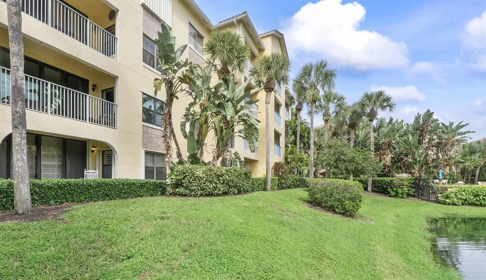 800 Uno Lago Drive #204 Juno Beach, FL 33408