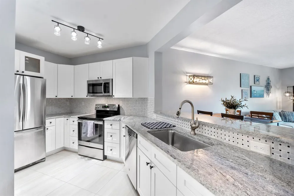 800 Uno Lago Drive #204 Juno Beach, FL 33408