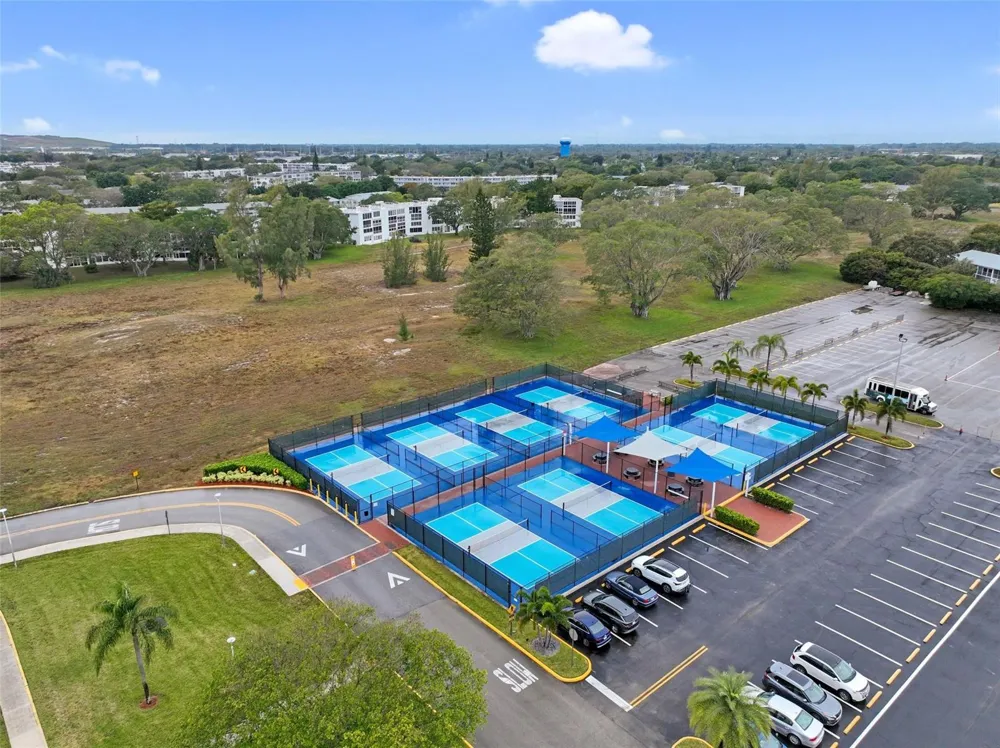 3034 BERKSHIRE B #3034 Deerfield Beach, FL 33442