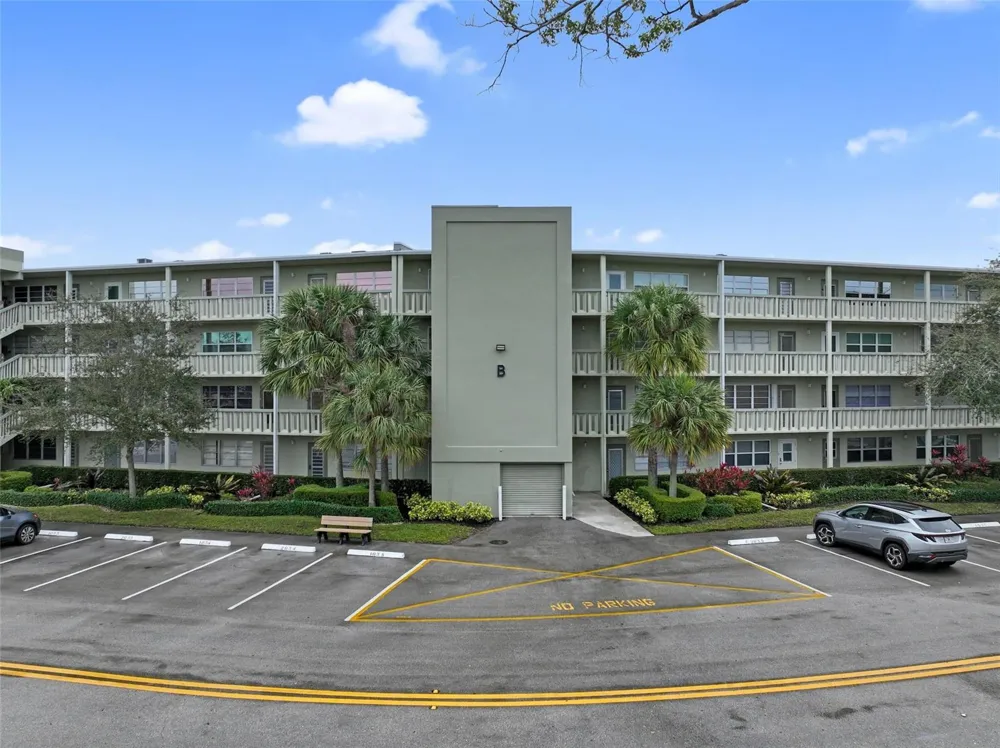 3034 BERKSHIRE B #3034 Deerfield Beach, FL 33442