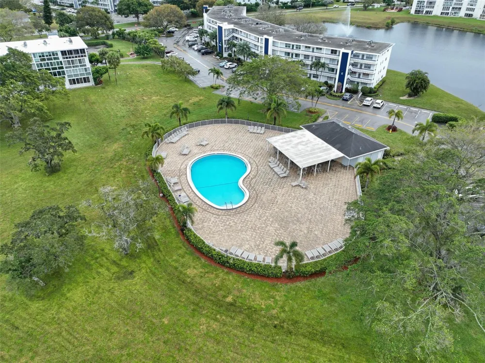 3034 BERKSHIRE B #3034 Deerfield Beach, FL 33442