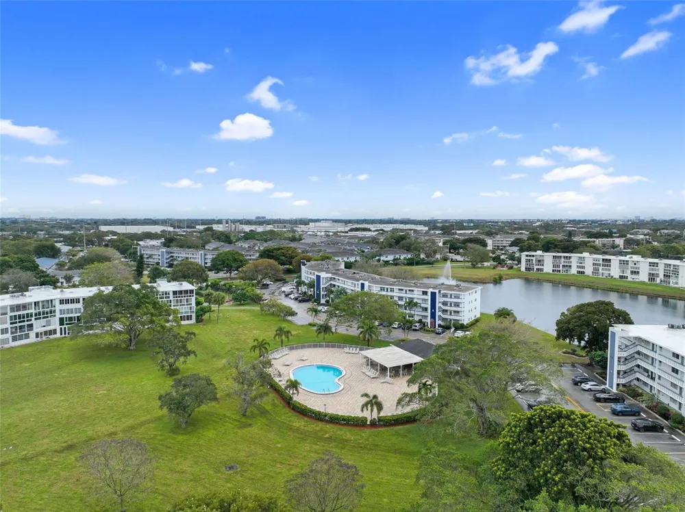 3034 BERKSHIRE B #3034 Deerfield Beach, FL 33442