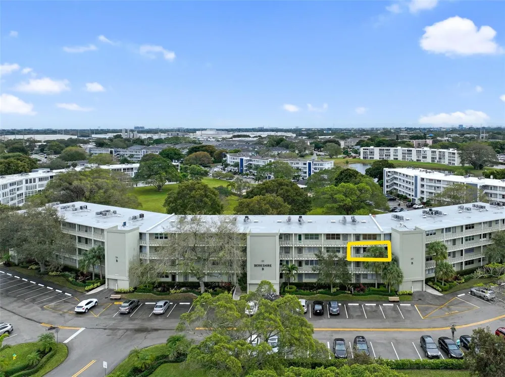 3034 BERKSHIRE B #3034 Deerfield Beach, FL 33442