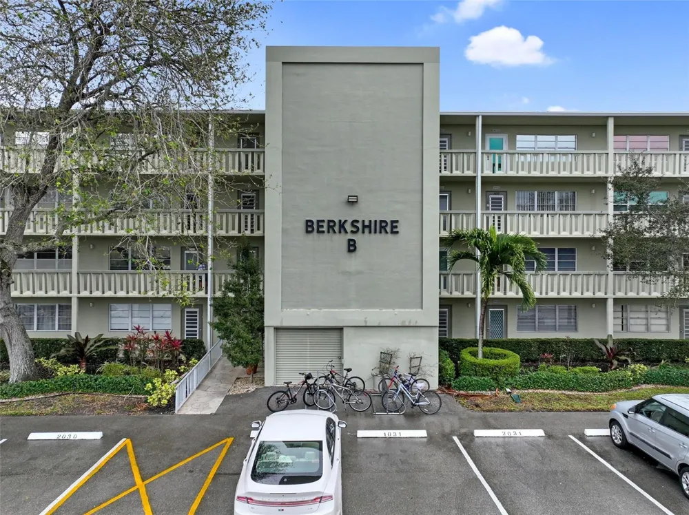 3034 BERKSHIRE B #3034 Deerfield Beach, FL 33442