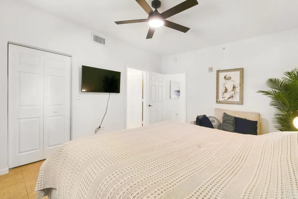2916 TUSCANY COURT #104 Palm Beach Gardens, FL 33410