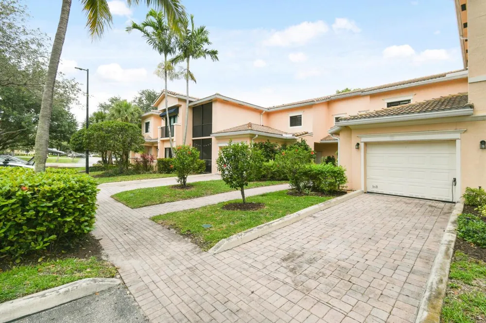 2916 TUSCANY COURT #104 Palm Beach Gardens, FL 33410