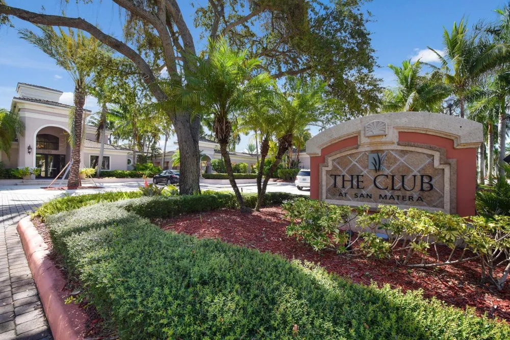 2916 TUSCANY COURT #104 Palm Beach Gardens, FL 33410