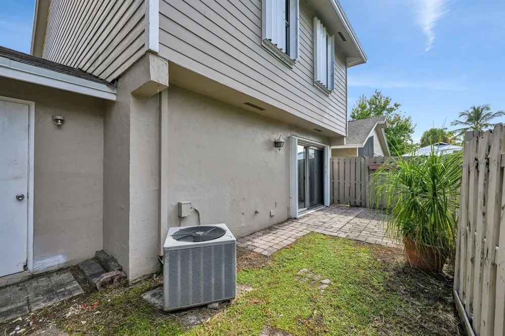 12152 NW 36th Place Sunrise, FL 33323