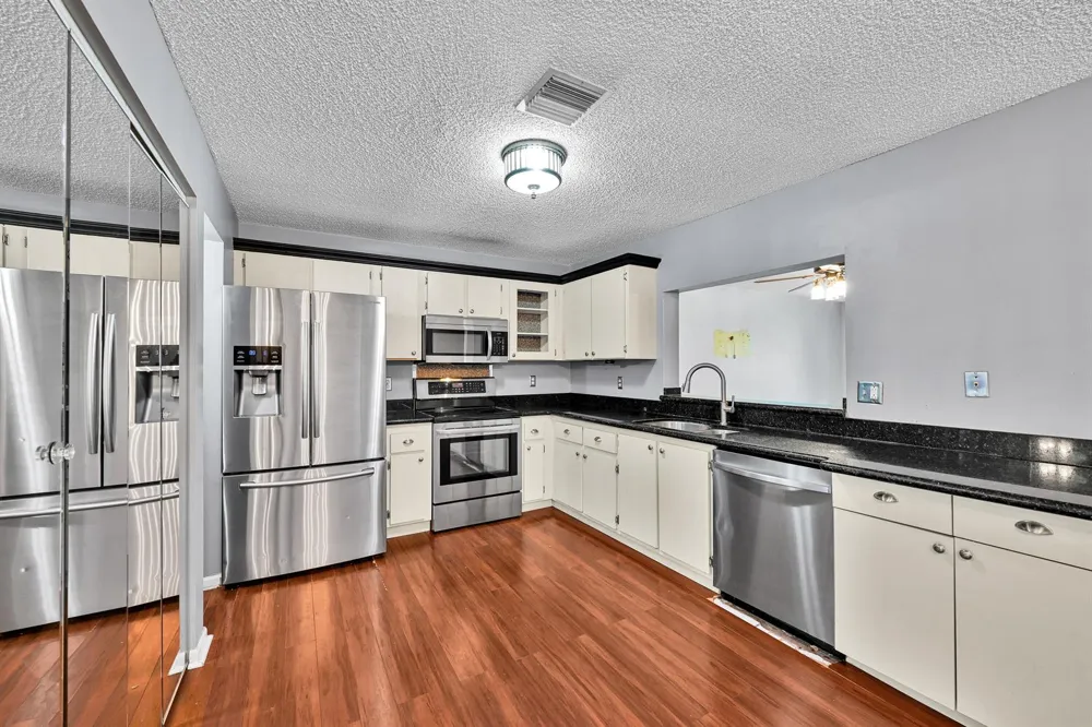 12152 NW 36th Place Sunrise, FL 33323